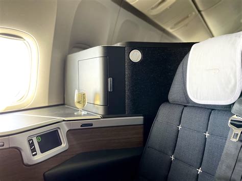 British Airways Boeing 777 Club Suite Review [JFK to LHR].